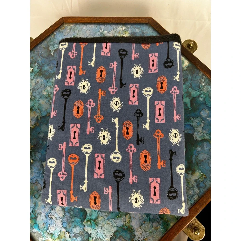 The Book Cloak Padded Book Covers – Starry Night Art + Key Pattern Reversible